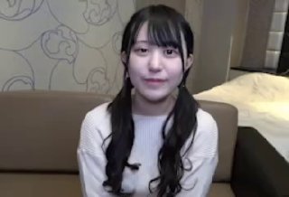 偶遇逃课优等生在楼道自慰 不见星空